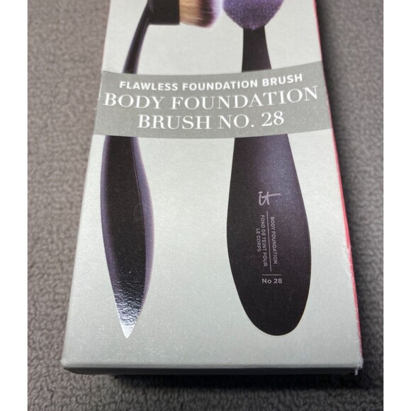 IT Cosmetics Heavenly Luxe Flawless Body Foundation Brush #28 - Picture 9 of 9